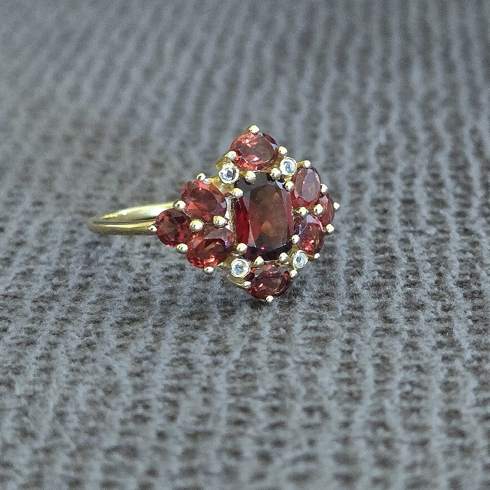 Shivam Garnet Cluster with White Topaz Ring💍 - NWT